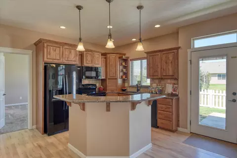 Kitchen - 14405 E 5th Ln, Spokane Valley, WA 99216 photo 2 of 5
