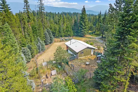 461 Beaver Creek Ln, Metaline, WA 99152
