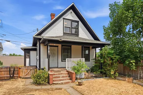 1218 W Shannon Ave, Spokane, WA 99205