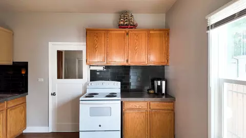 Kitchen - 704 E 31st Ave, Spokane, WA 99203 photo 3 of 4