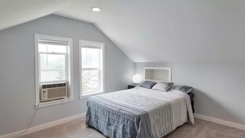 Bedroom - 704 E 31st Ave, Spokane, WA 99203 photo 7 of 10