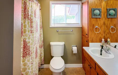 Bath - 704 E 31st Ave, Spokane, WA 99203 photo 2 of 3