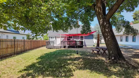 Exterior - 704 E 31st Ave, Spokane, WA 99203 photo 6 of 9