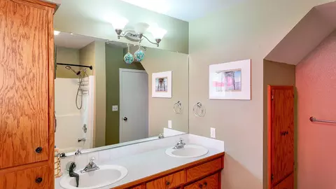 Bath - 704 E 31st Ave, Spokane, WA 99203 photo 3 of 3