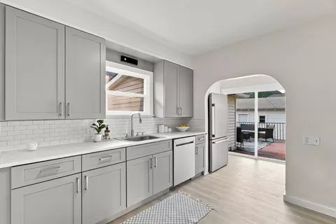 Kitchen - 2704 E Nora Ave, Spokane, WA 99207 photo 1 of 4
