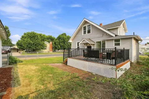 Exterior - 2704 E Nora Ave, Spokane, WA 99207 photo 5 of 8