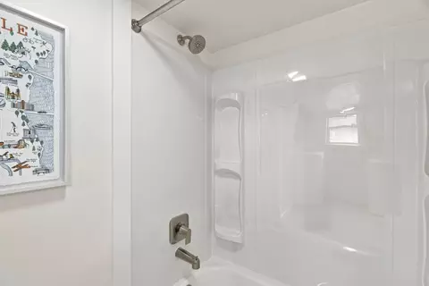 Bath - 2704 E Nora Ave, Spokane, WA 99207 photo 1 of 2