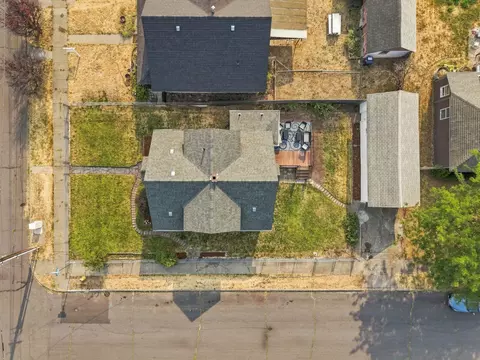 View/Area - 2704 E Nora Ave, Spokane, WA 99207 photo 1 of 3
