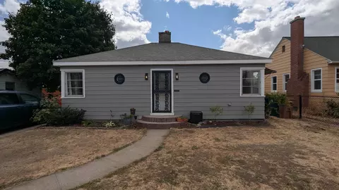 Exterior - 1108 E Wellesley Ave, Spokane, WA 99207 photo 5 of 8