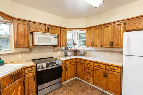 Kitchen - 1108 E Wellesley Ave, Spokane, WA 99207 photo 1 of 3