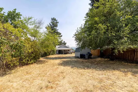 Exterior - 5923 N Regal St, Spokane, WA 99208 photo 7 of 7