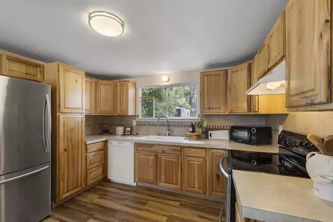 Kitchen - 6714 E 4th Ave, Spokane, WA 99212 photo 2 of 5