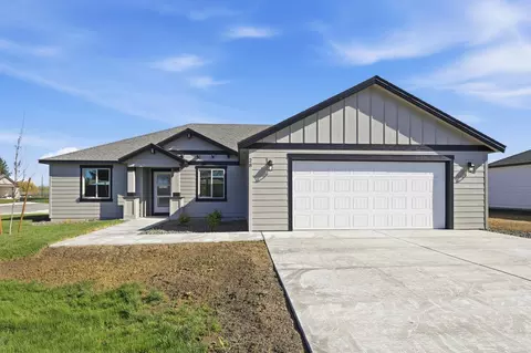 28 W 12th St, Deer Park, WA 99006