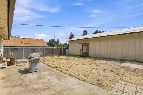 Exterior - 4128 E Frederick Ave, Spokane, WA 99217 photo 3 of 10
