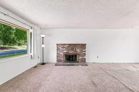 Living - 4128 E Frederick Ave, Spokane, WA 99217 photo 4 of 4