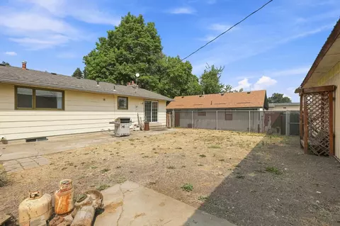 Exterior - 4128 E Frederick Ave, Spokane, WA 99217 photo 5 of 10