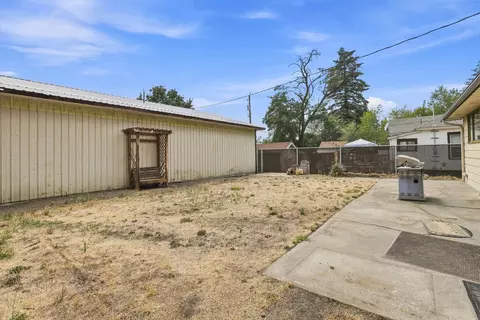 Exterior - 4128 E Frederick Ave, Spokane, WA 99217 photo 2 of 10