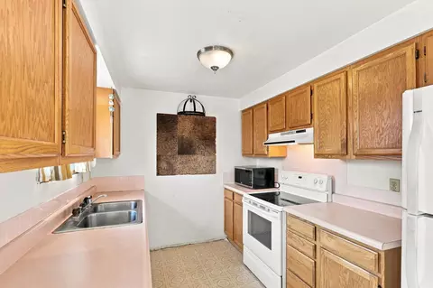 Kitchen - 4128 E Frederick Ave, Spokane, WA 99217 photo 3 of 3