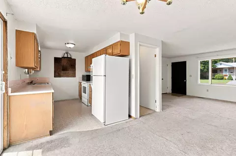 Living - 4128 E Frederick Ave, Spokane, WA 99217 photo 1 of 4