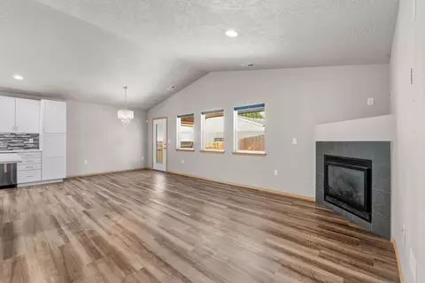 Living - 625 E Canterbury Ln, Colbert, WA 99005 photo 3 of 5