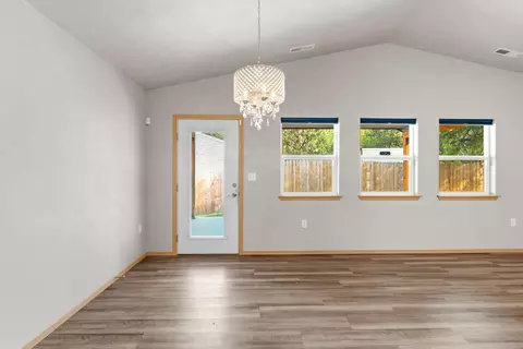 Living - 625 E Canterbury Ln, Colbert, WA 99005 photo 2 of 5