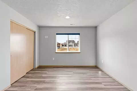 Bedroom - 625 E Canterbury Ln, Colbert, WA 99005 photo 3 of 3