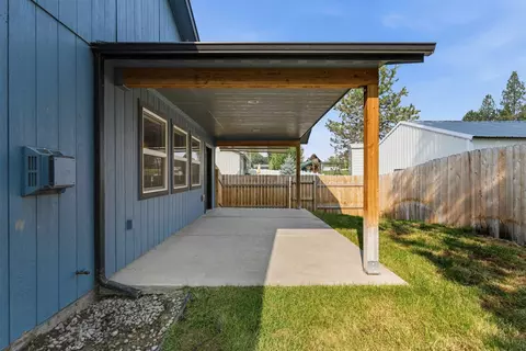 Exterior - 625 E Canterbury Ln, Colbert, WA 99005 photo 7 of 8