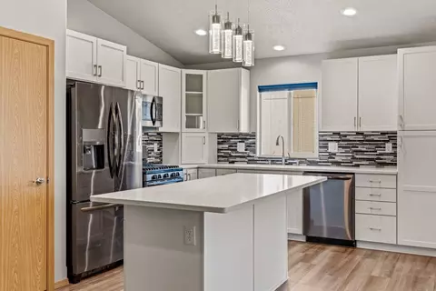 Kitchen - 625 E Canterbury Ln, Colbert, WA 99005 photo 1 of 4