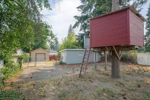 Exterior - 1428 E 40th Ave, Spokane, WA 99203 photo 4 of 7