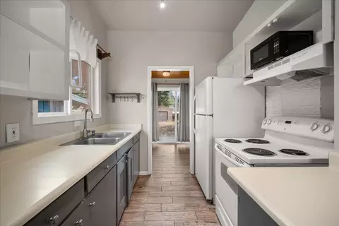 Kitchen - 1428 E 40th Ave, Spokane, WA 99203 photo 1 of 1