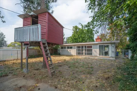 Exterior - 1428 E 40th Ave, Spokane, WA 99203 photo 5 of 7