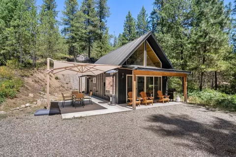 760 Granite Loop, Newport, WA 99156