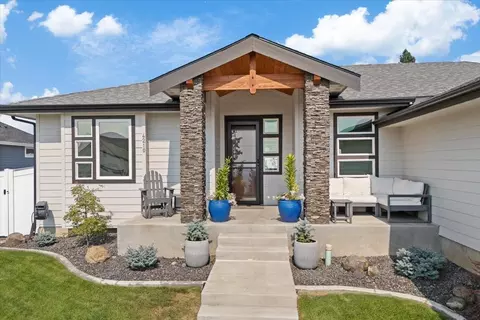 4210 W Pine Cliff Dr, Spokane, WA 99208