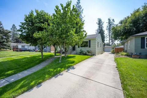 Exterior - 1304 E 39th Ave, Spokane, WA 99203 photo 4 of 13