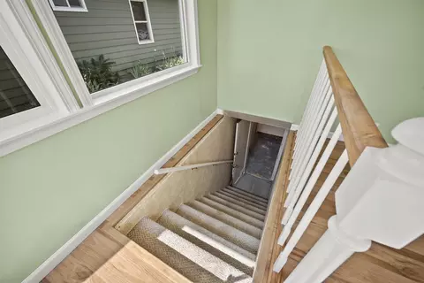 Entry Way - 1304 E 39th Ave, Spokane, WA 99203 photo 3 of 4