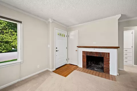 Entry Way - 1304 E 39th Ave, Spokane, WA 99203 photo 1 of 4