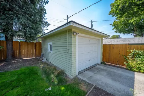 Exterior - 1304 E 39th Ave, Spokane, WA 99203 photo 11 of 13