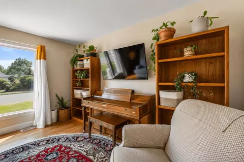 Living - 10401 E Springfield Ave, Spokane, WA 99206 photo 4 of 4