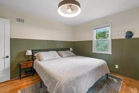 Bedroom - 10401 E Springfield Ave, Spokane, WA 99206 photo 2 of 5