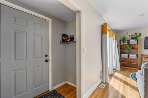 Entry Way - 10401 E Springfield Ave, Spokane, WA 99206 photo 1 of 2