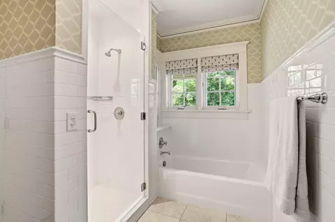 Bath - 615 E 16th Ave, Spokane, WA 99203 photo 6 of 7