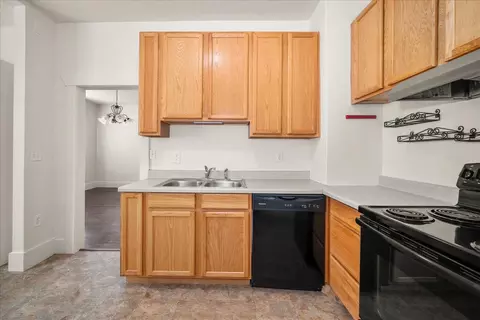 Kitchen - 3908 E 4th Ave, Spokane, WA 99202 photo 1 of 2