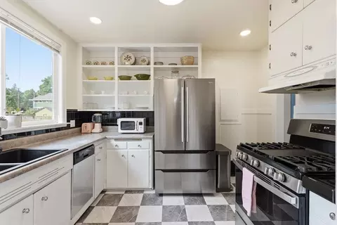 Kitchen - 24 E 14th Ave, Spokane, WA 99203 photo 2 of 5