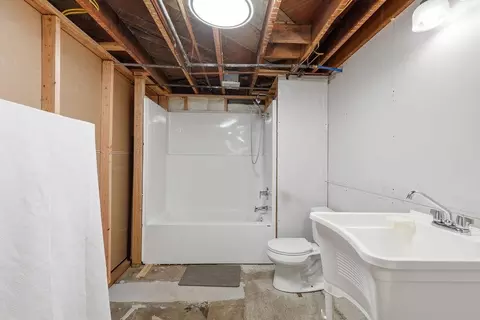 Bath - 24 E 14th Ave, Spokane, WA 99203 photo 2 of 2