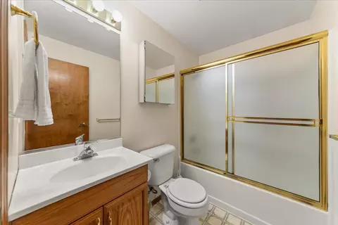 Bath - 13716 E 15th Ln, Spokane Valley, WA 99216 photo 3 of 3