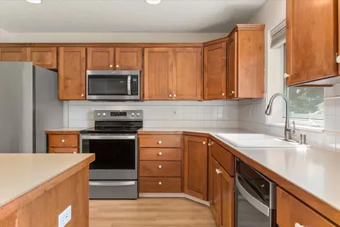 Kitchen - 13716 E 15th Ln, Spokane Valley, WA 99216 photo 3 of 4