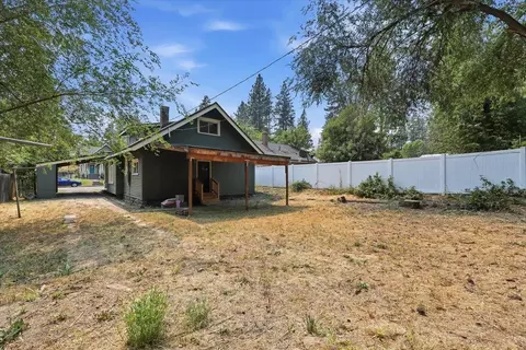 Exterior - 953 E 9th Ave, Spokane, WA 99202 photo 6 of 9