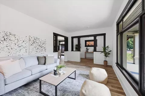Living - 953 E 9th Ave, Spokane, WA 99202 photo 1 of 5