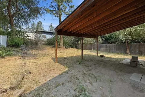 Exterior - 953 E 9th Ave, Spokane, WA 99202 photo 8 of 9
