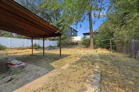 Exterior - 953 E 9th Ave, Spokane, WA 99202 photo 7 of 9